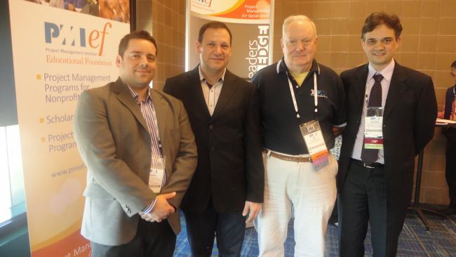  Com James R. Snyder, um das 5 fundadores do PMI em 1969